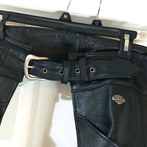 Genuine Harley Davidson leather chaps. Waist 36"-42" length 30". See pictures. - Picture 9 of 9